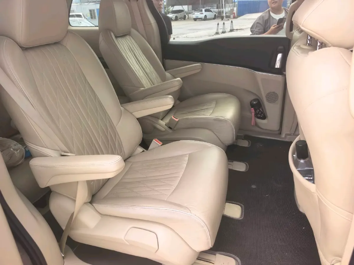 2023 Buick GL8 2.0T 237HP L4 9AT,autocango,china used car exporter,china ev exporter,chinese used car exporter,chinese used ev exporter