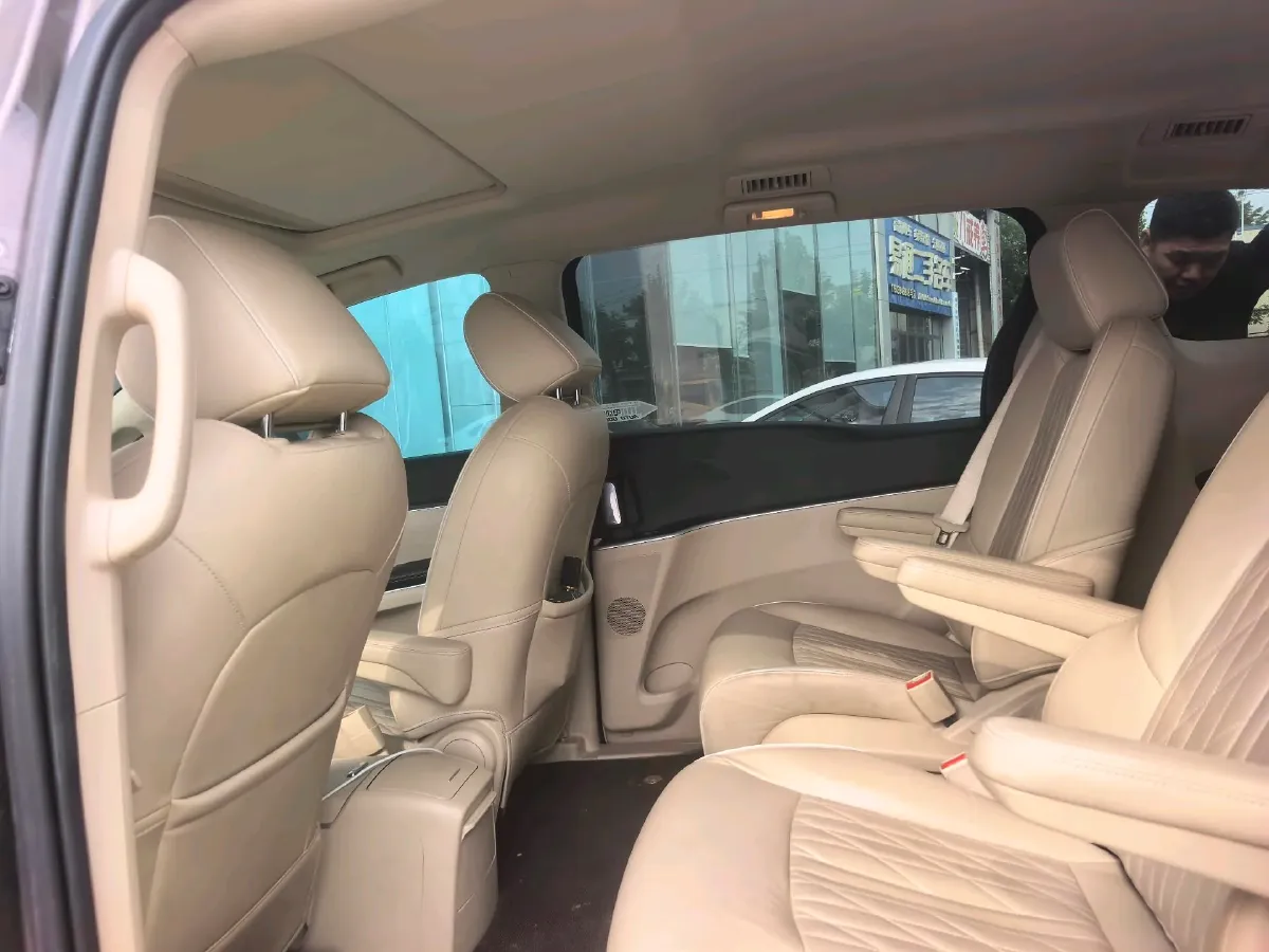 2023 Buick GL8 2.0T 237HP L4 9AT,autocango,china used car exporter,china ev exporter,chinese used car exporter,chinese used ev exporter