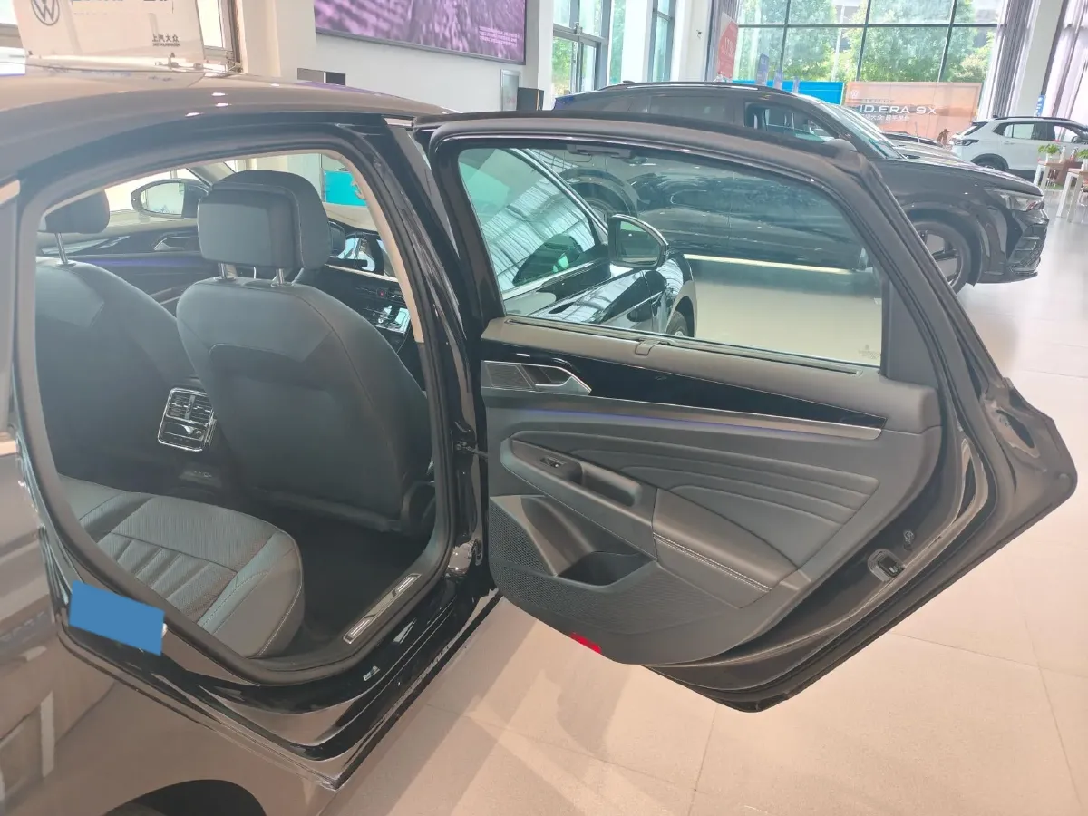 2025 Volkswagen Passat 2.0T 220HP L4 7DCT,autocango,china used car exporter,china ev exporter,chinese used car exporter,chinese used ev exporter