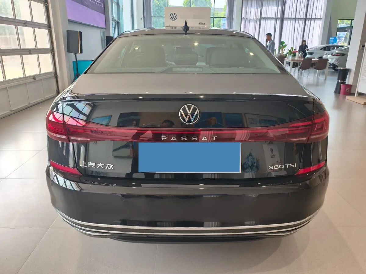 2025 Volkswagen Passat 2.0T 220HP L4 7DCT,autocango,china used car exporter,china ev exporter,chinese used car exporter,chinese used ev exporter