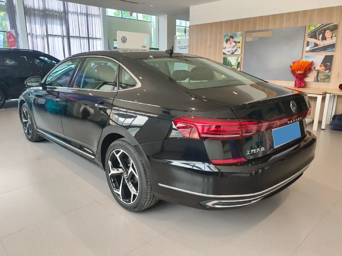 2025 Volkswagen Passat 2.0T 220HP L4 7DCT,autocango,china used car exporter,china ev exporter,chinese used car exporter,chinese used ev exporter