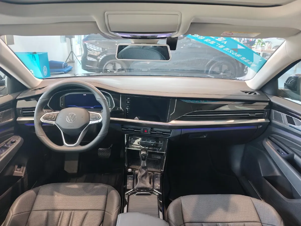 2025 Volkswagen Passat 2.0T 220HP L4 7DCT,autocango,china used car exporter,china ev exporter,chinese used car exporter,chinese used ev exporter