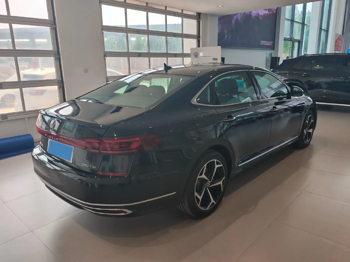 2025 Volkswagen Passat 2.0T 220HP L4 7DCT,autocango,china used car exporter,china ev exporter,chinese used car exporter,chinese used ev exporter