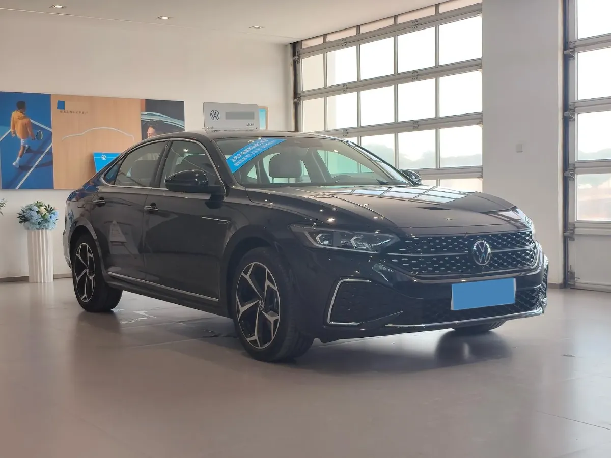 2025 Volkswagen Passat 2.0T 220HP L4 7DCT,autocango,china used car exporter,china ev exporter,chinese used car exporter,chinese used ev exporter