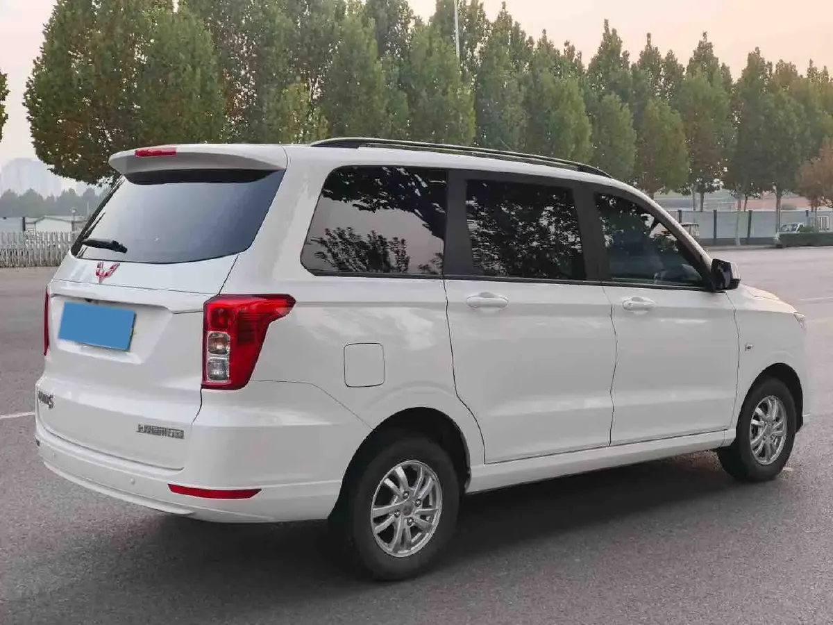 2023 WuLing RongGuang New Truck 1.5L 102HP L4 5MT,autocango,china used car exporter,china ev exporter,chinese used car exporter,chinese used ev exporter