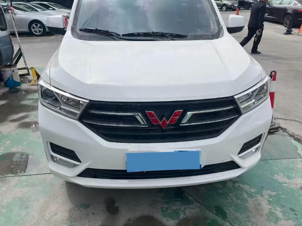2023 WuLing RongGuang New Truck 1.5L 102HP L4 5MT,autocango,china used car exporter,china ev exporter,chinese used car exporter,chinese used ev exporter