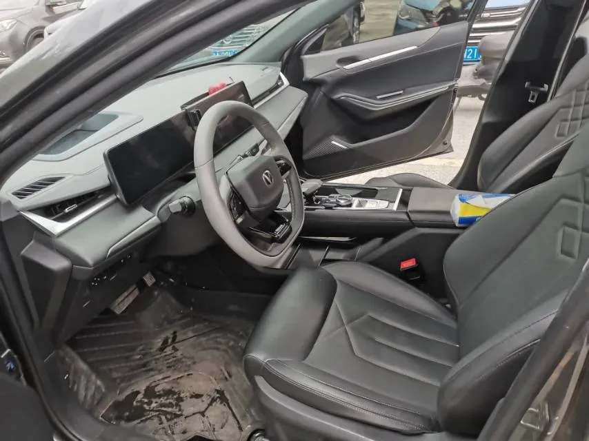 2023 ChangAn Raeton Plus 1.5T 188HP L4 7DCT,autocango,china used car exporter,china ev exporter,chinese used car exporter,chinese used ev exporter