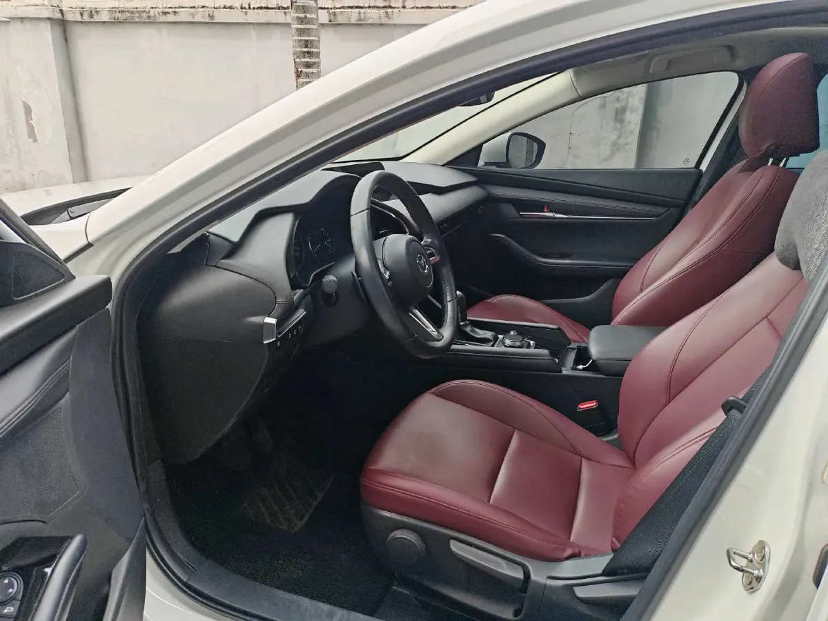 2021 Mazda 3 Axela 2.0L 158HP L4 6AT,autocango,china used car exporter,china ev exporter,chinese used car exporter,chinese used ev exporter