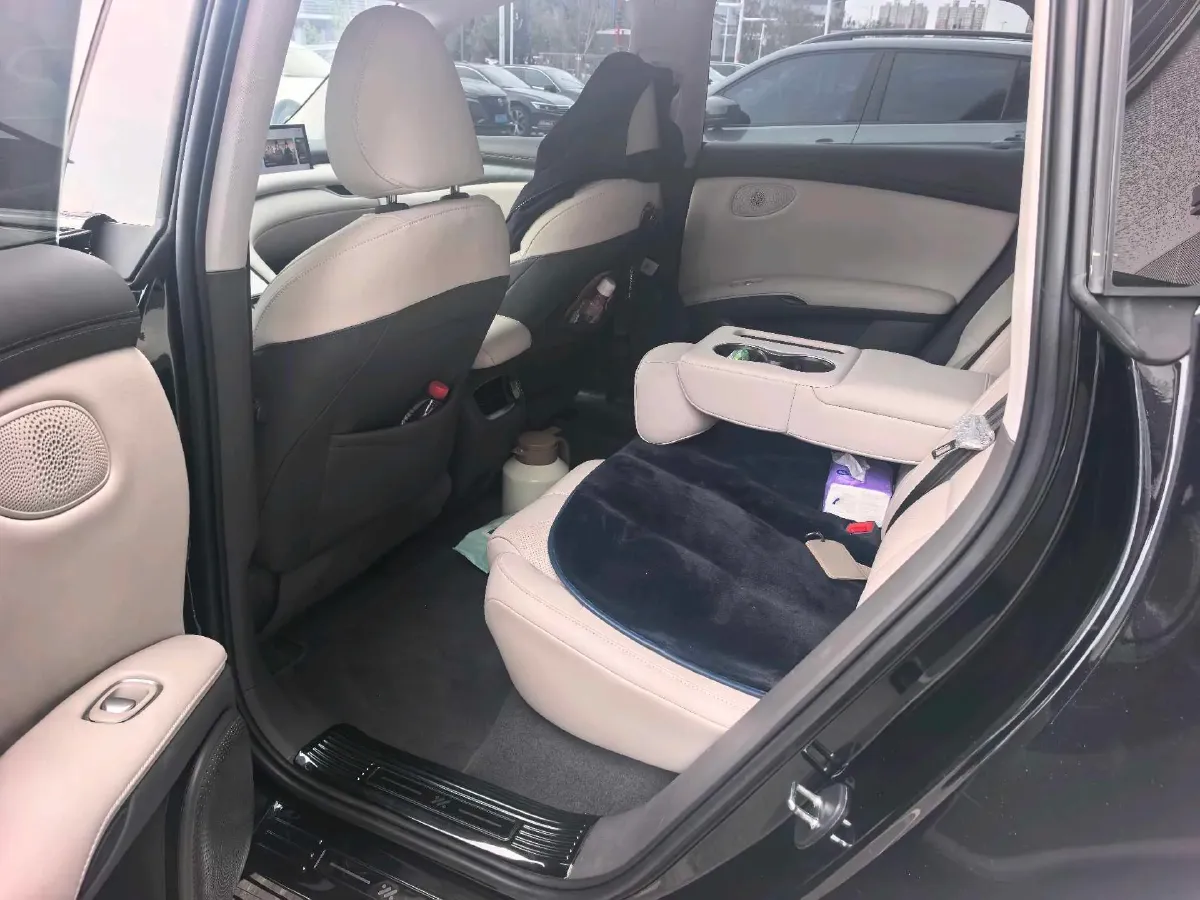 2023 IM LS6 BEV 100KWH,autocango,china used car exporter,china ev exporter,chinese used car exporter,chinese used ev exporter