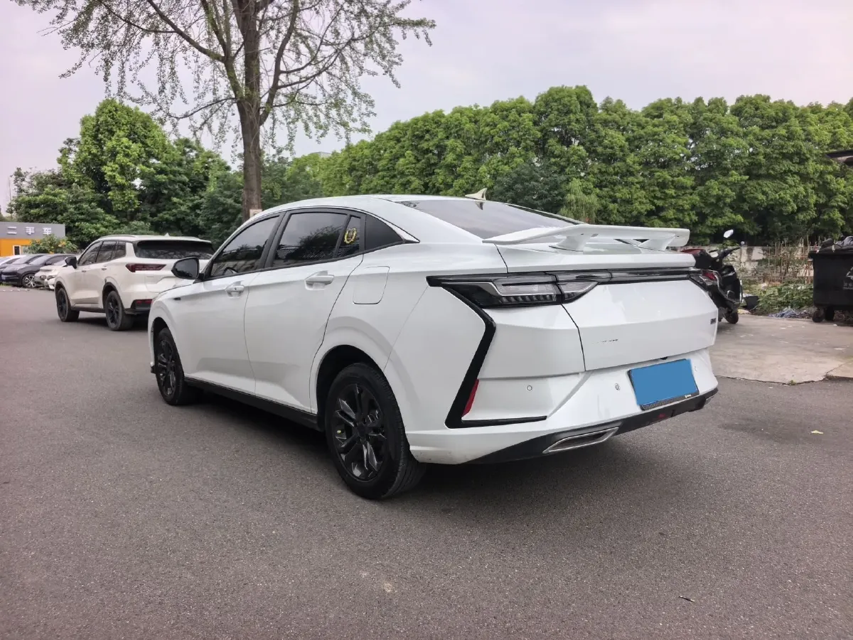 2025 DongFeng Aeolus YiXuan 1.5L 125HP L4 6DCT,autocango,china used car exporter,china ev exporter,chinese used car exporter,chinese used ev exporter