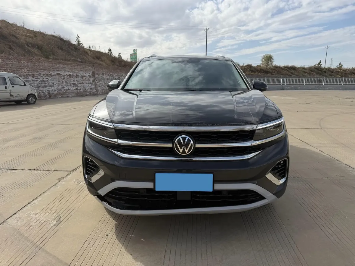 2022 Volkswagen Talagon 2.0T 220HP L4 7DCT,autocango,china used car exporter,china ev exporter,chinese used car exporter,chinese used ev exporter