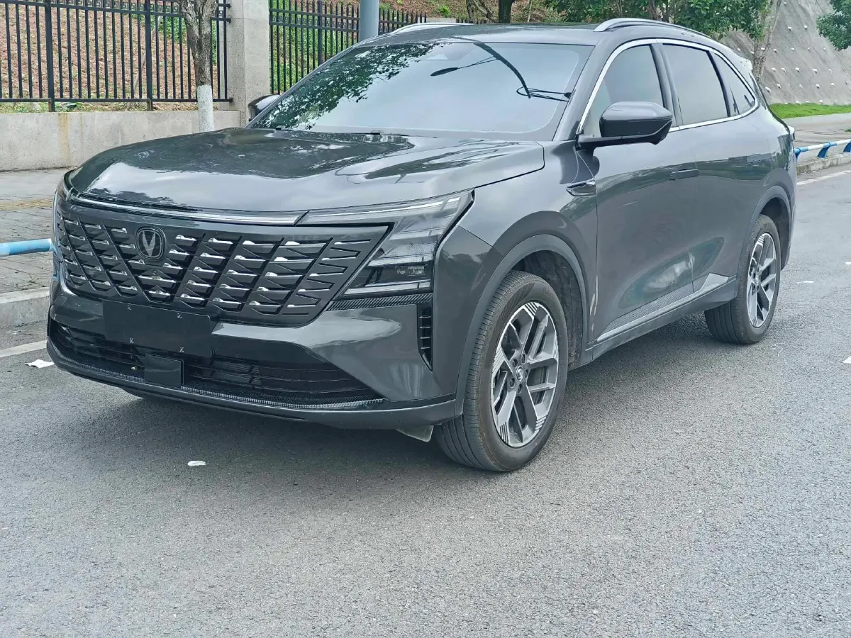 2025 ChangAn CS75 Plus 1.5T 192HP L4 8AT,autocango,china used car exporter,china ev exporter,chinese used car exporter,chinese used ev exporter