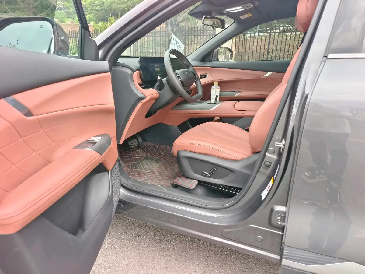 2025 ChangAn CS75 Plus 1.5T 192HP L4 8AT,autocango,china used car exporter,china ev exporter,chinese used car exporter,chinese used ev exporter