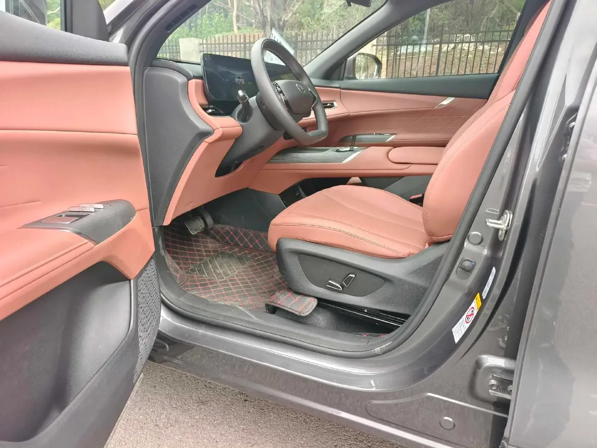 2025 ChangAn CS75 Plus 1.5T 192HP L4 8AT,autocango,china used car exporter,china ev exporter,chinese used car exporter,chinese used ev exporter