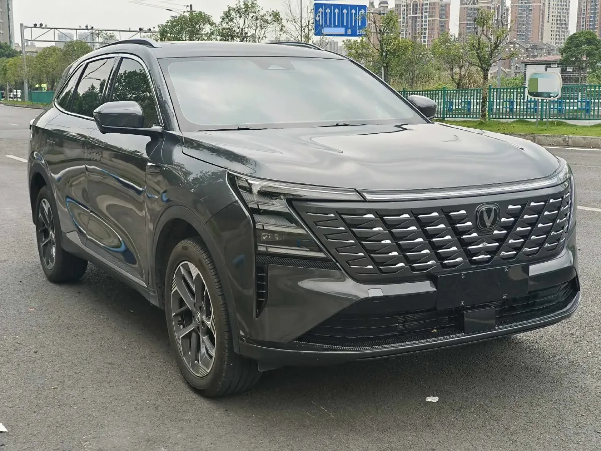 2025 ChangAn CS75 Plus 1.5T 192HP L4 8AT,autocango,china used car exporter,china ev exporter,chinese used car exporter,chinese used ev exporter