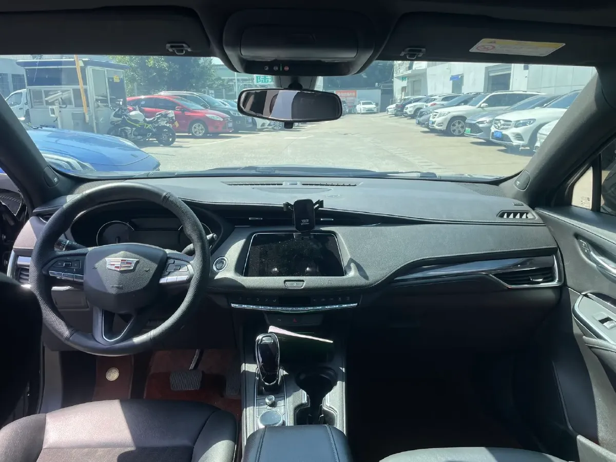 2021 Cadillac XT4 2.0T 237HP L4 9AT,autocango,china used car exporter,china ev exporter,chinese used car exporter,chinese used ev exporter