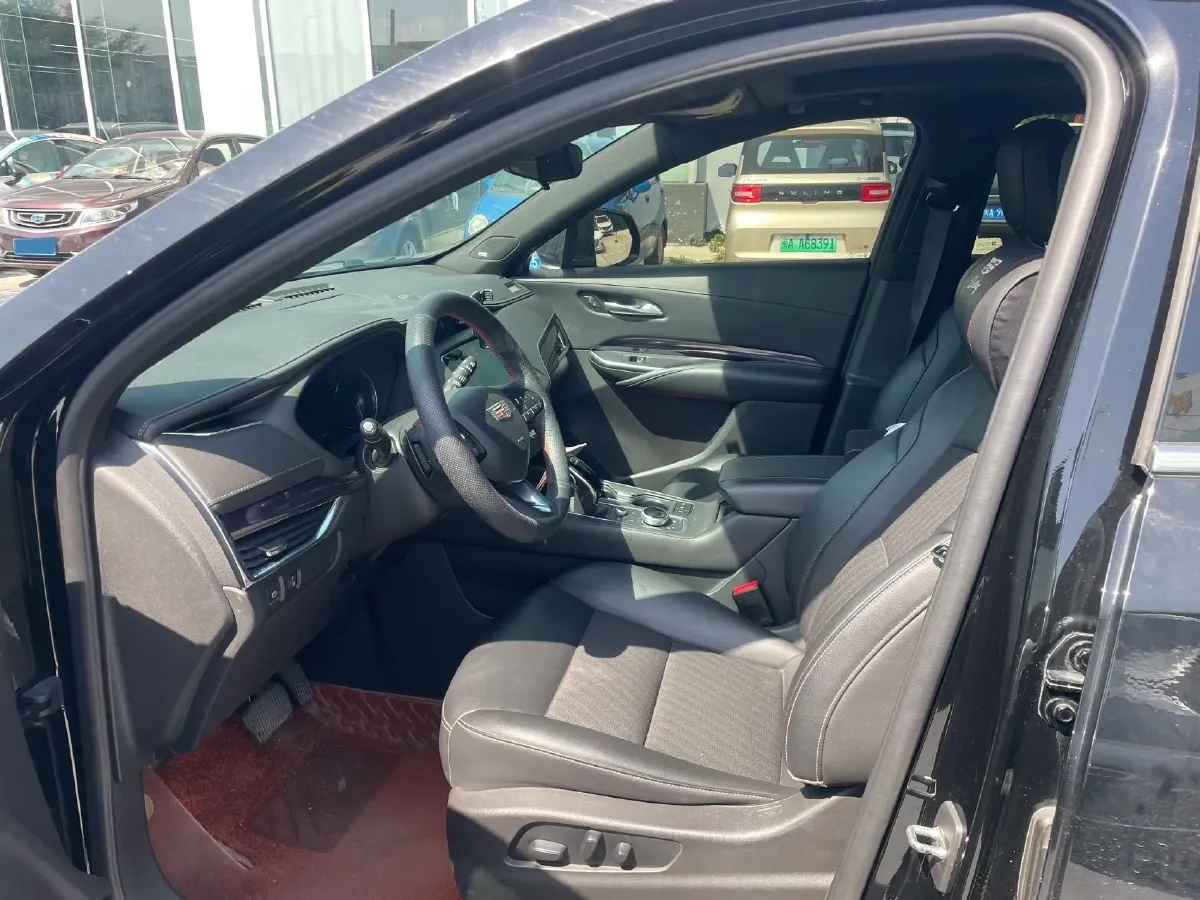 2021 Cadillac XT4 2.0T 237HP L4 9AT,autocango,china used car exporter,china ev exporter,chinese used car exporter,chinese used ev exporter