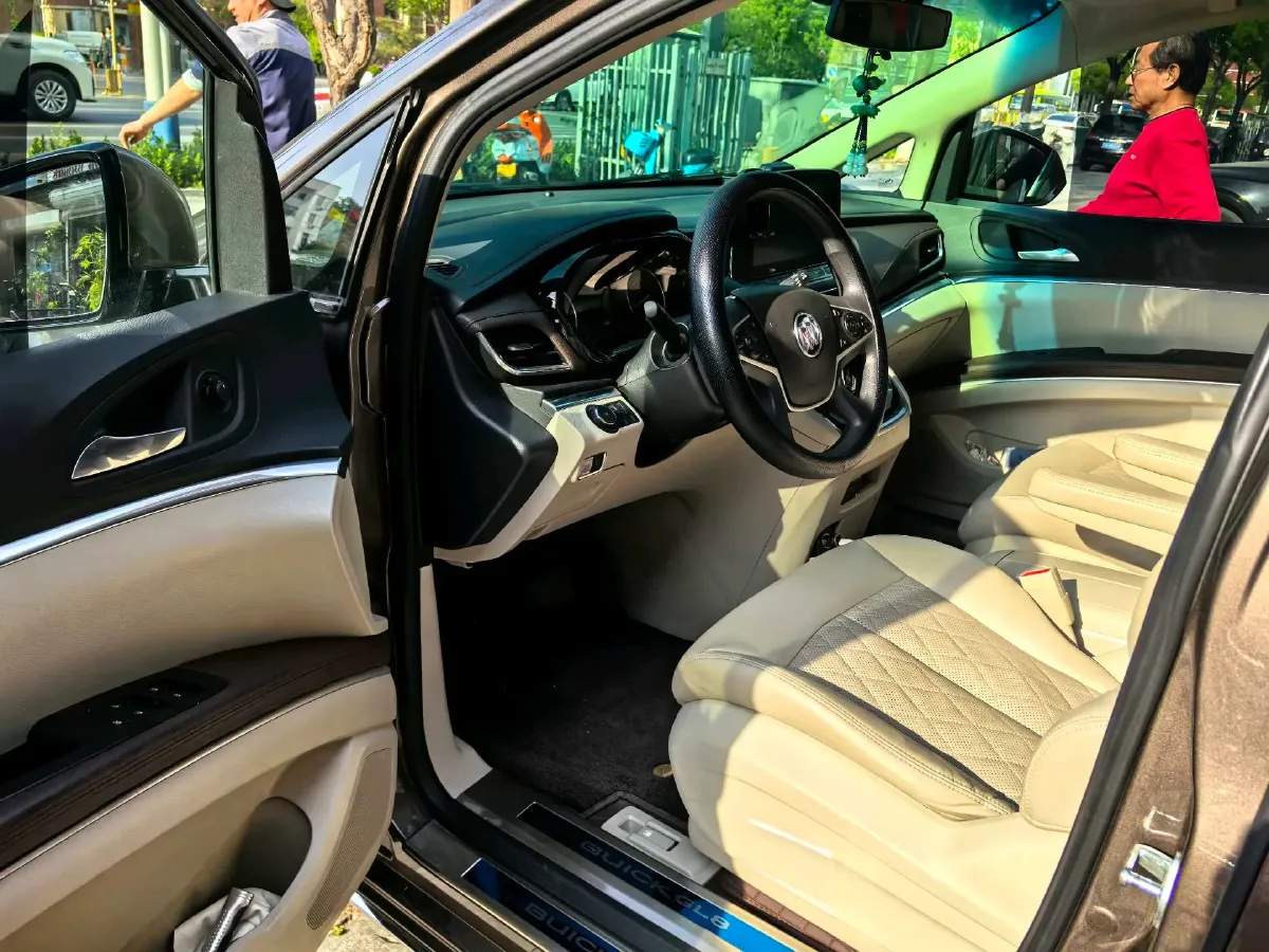 2023 Buick GL8 2.0T 237HP L4 9AT,autocango,china used car exporter,china ev exporter,chinese used car exporter,chinese used ev exporter