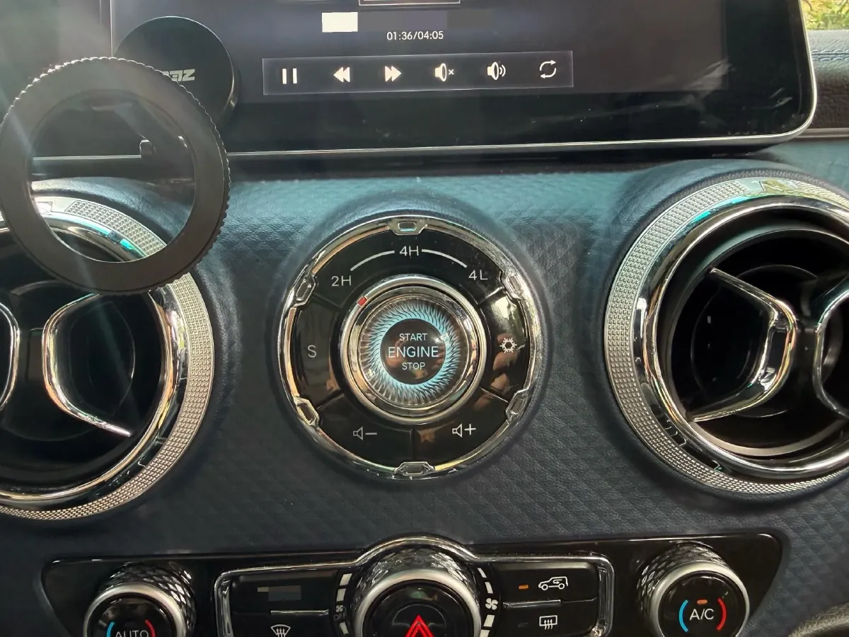 2018 Beijing BJ40 2.3T 250HP L4 6AT,autocango,china used car exporter,china ev exporter,chinese used car exporter,chinese used ev exporter