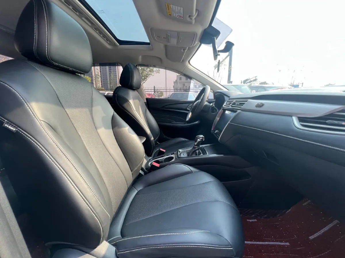 2020 Roewe i5 1.5L 120HP L4 CVT,autocango,china used car exporter,china ev exporter,chinese used car exporter,chinese used ev exporter