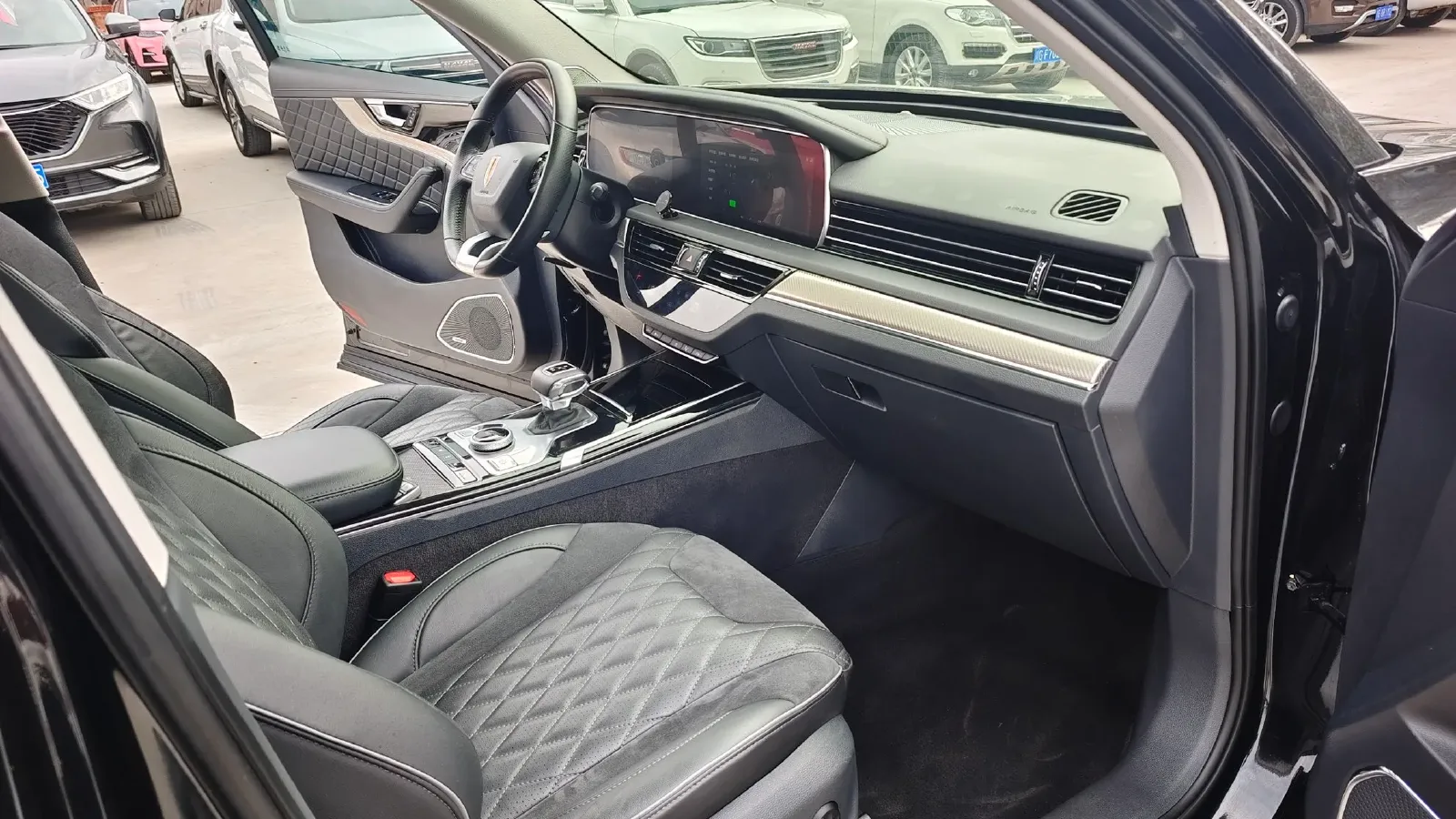 2019 HongQi HS5 2.0T 224HP L4 6AT,autocango,china used car exporter,china ev exporter,chinese used car exporter,chinese used ev exporter