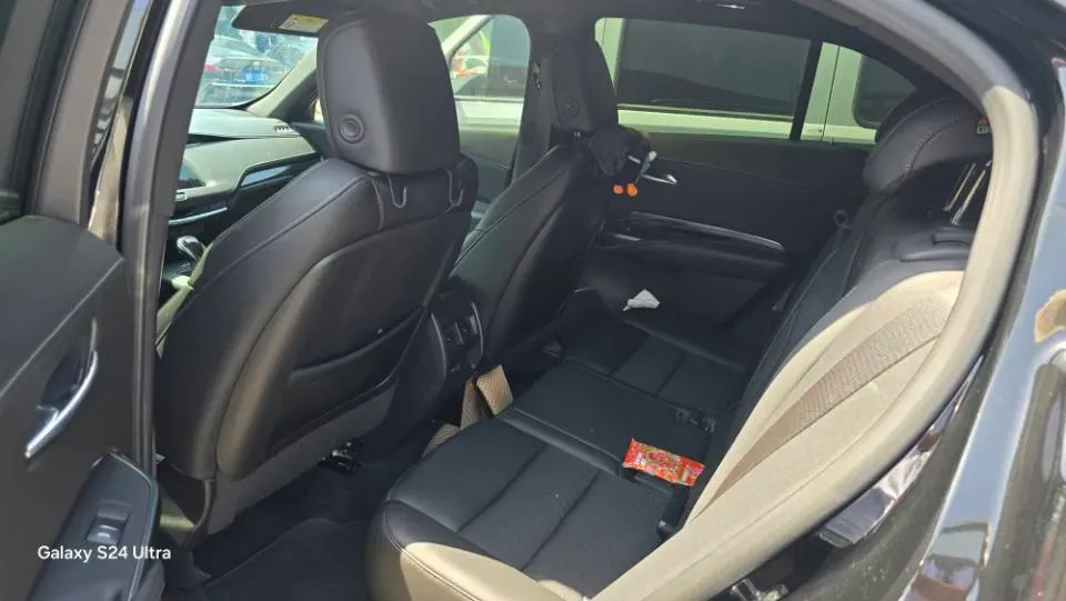 2022 Cadillac XT4 2.0T 237HP L4 9AT,autocango,china used car exporter,china ev exporter,chinese used car exporter,chinese used ev exporter