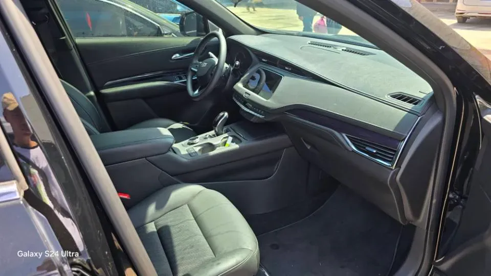 2022 Cadillac XT4 2.0T 237HP L4 9AT,autocango,china used car exporter,china ev exporter,chinese used car exporter,chinese used ev exporter