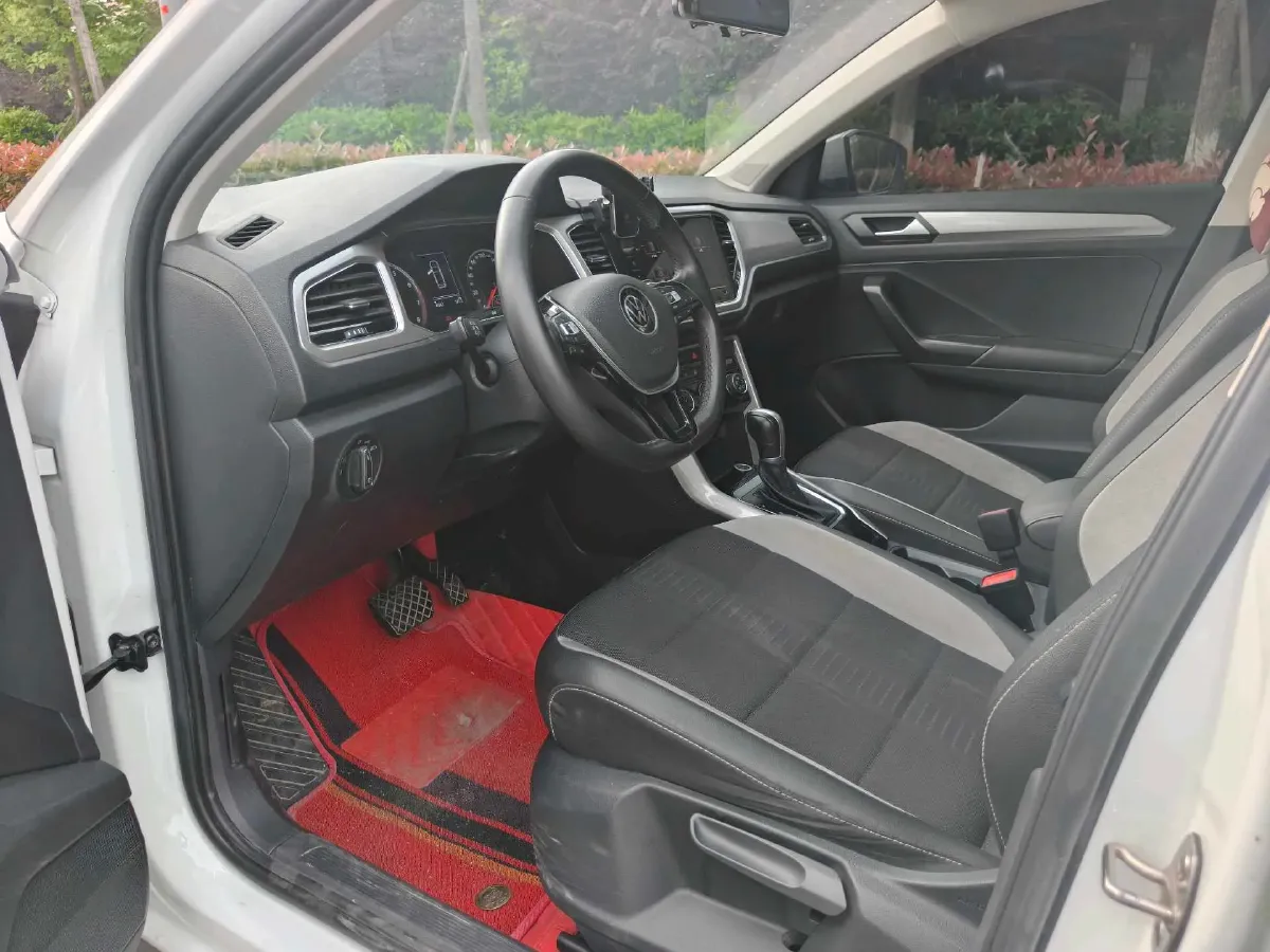2022 Volkswagen T-Roc 1.4T 150HP L4 7DCT,autocango,china used car exporter,china ev exporter,chinese used car exporter,chinese used ev exporter