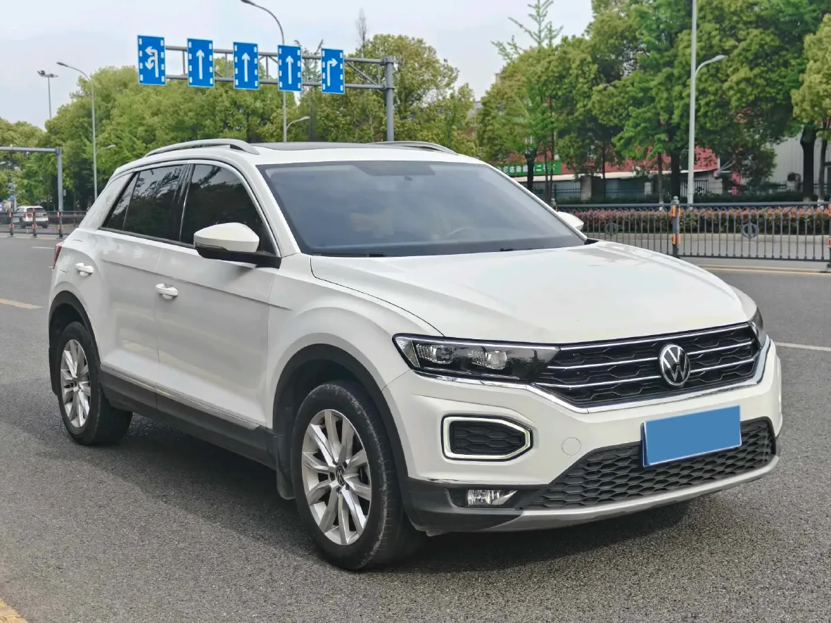 2022 Volkswagen T-Roc 1.4T 150HP L4 7DCT,autocango,china used car exporter,china ev exporter,chinese used car exporter,chinese used ev exporter