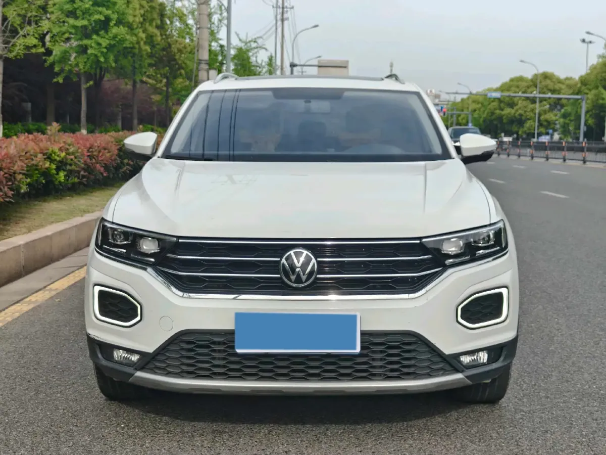 2022 Volkswagen T-Roc 1.4T 150HP L4 7DCT,autocango,china used car exporter,china ev exporter,chinese used car exporter,chinese used ev exporter