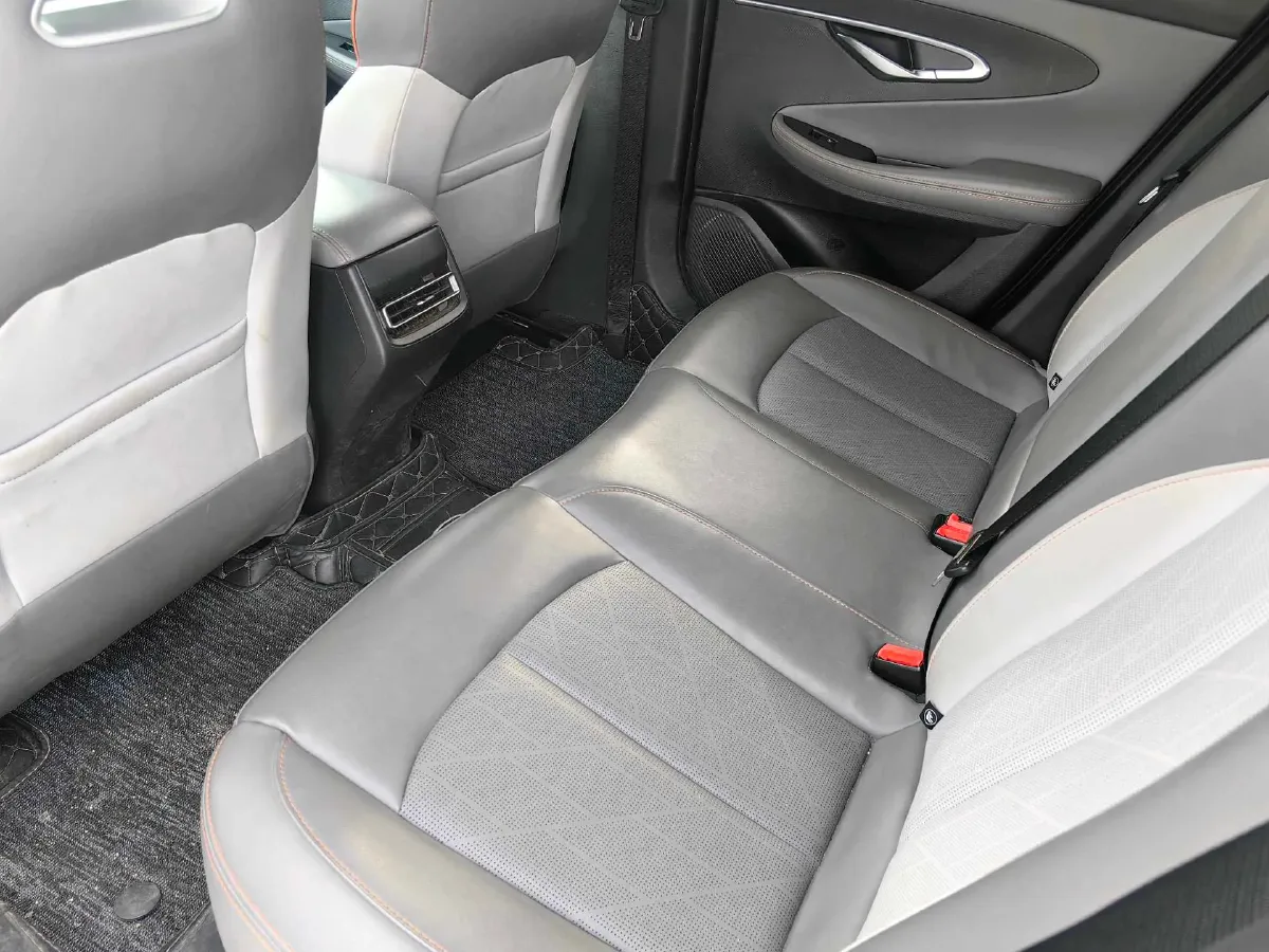 2022 ChangAn UNI-T 1.5T 188HP L4 7DCT,autocango,china used car exporter,china ev exporter,chinese used car exporter,chinese used ev exporter