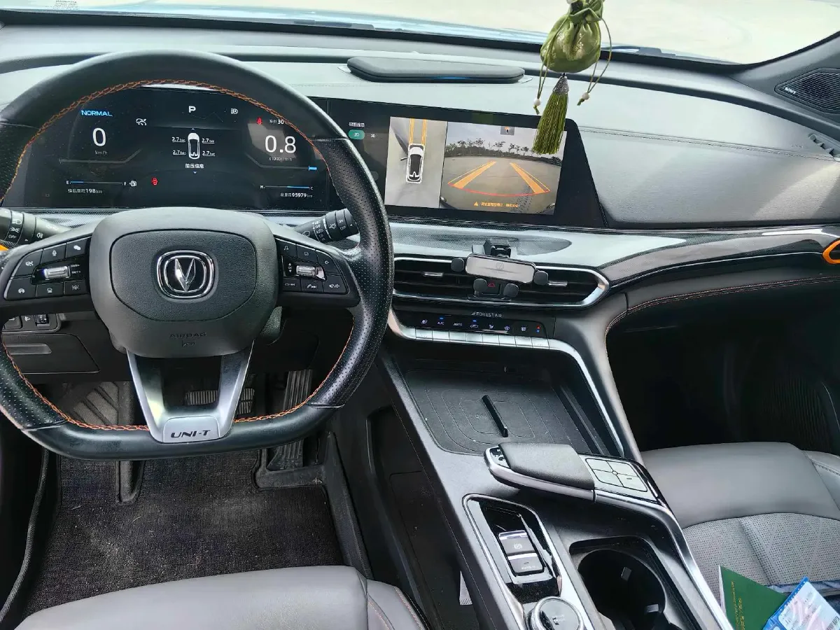 2022 ChangAn UNI-T 1.5T 188HP L4 7DCT,autocango,china used car exporter,china ev exporter,chinese used car exporter,chinese used ev exporter