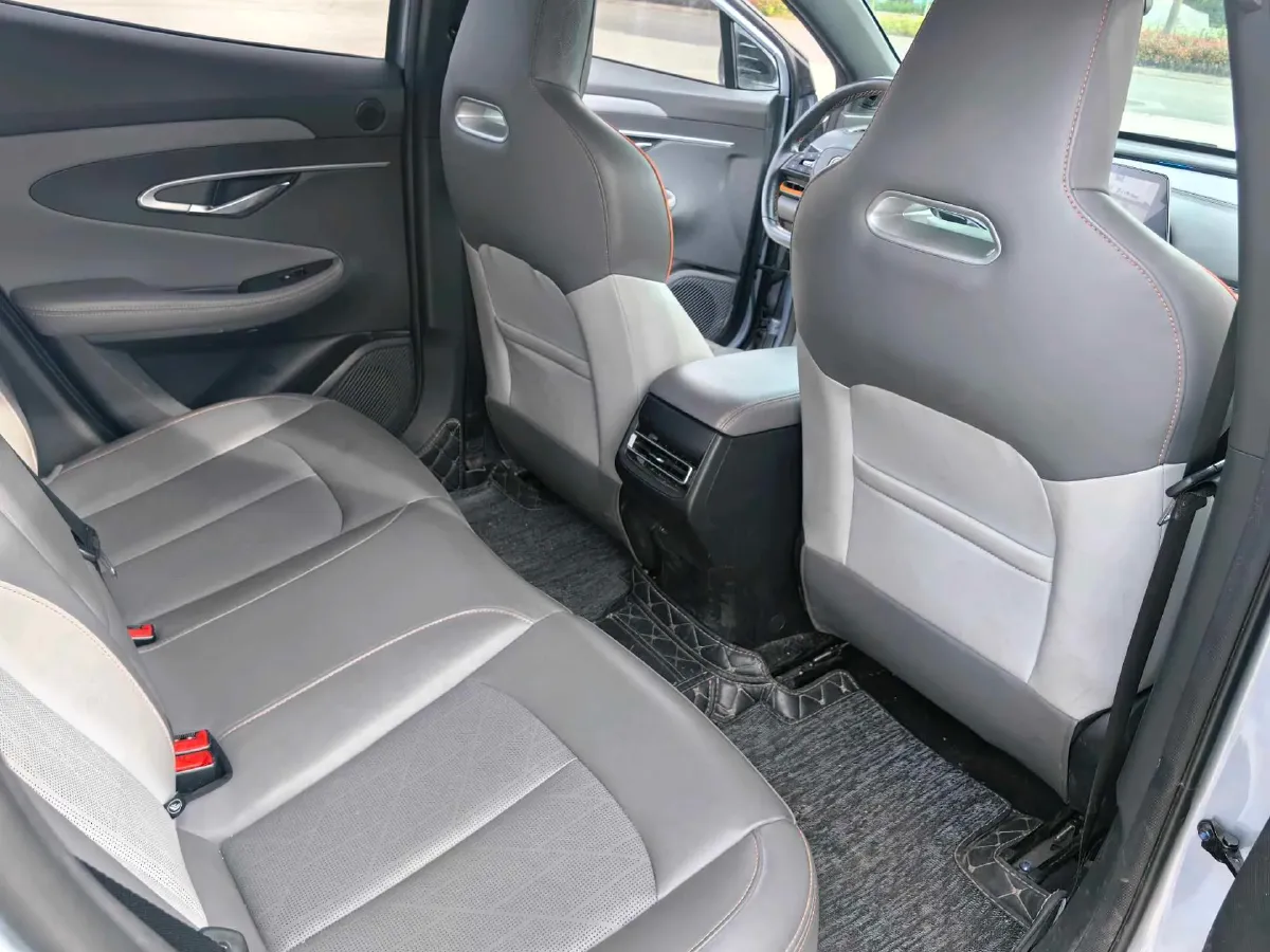 2022 ChangAn UNI-T 1.5T 188HP L4 7DCT,autocango,china used car exporter,china ev exporter,chinese used car exporter,chinese used ev exporter