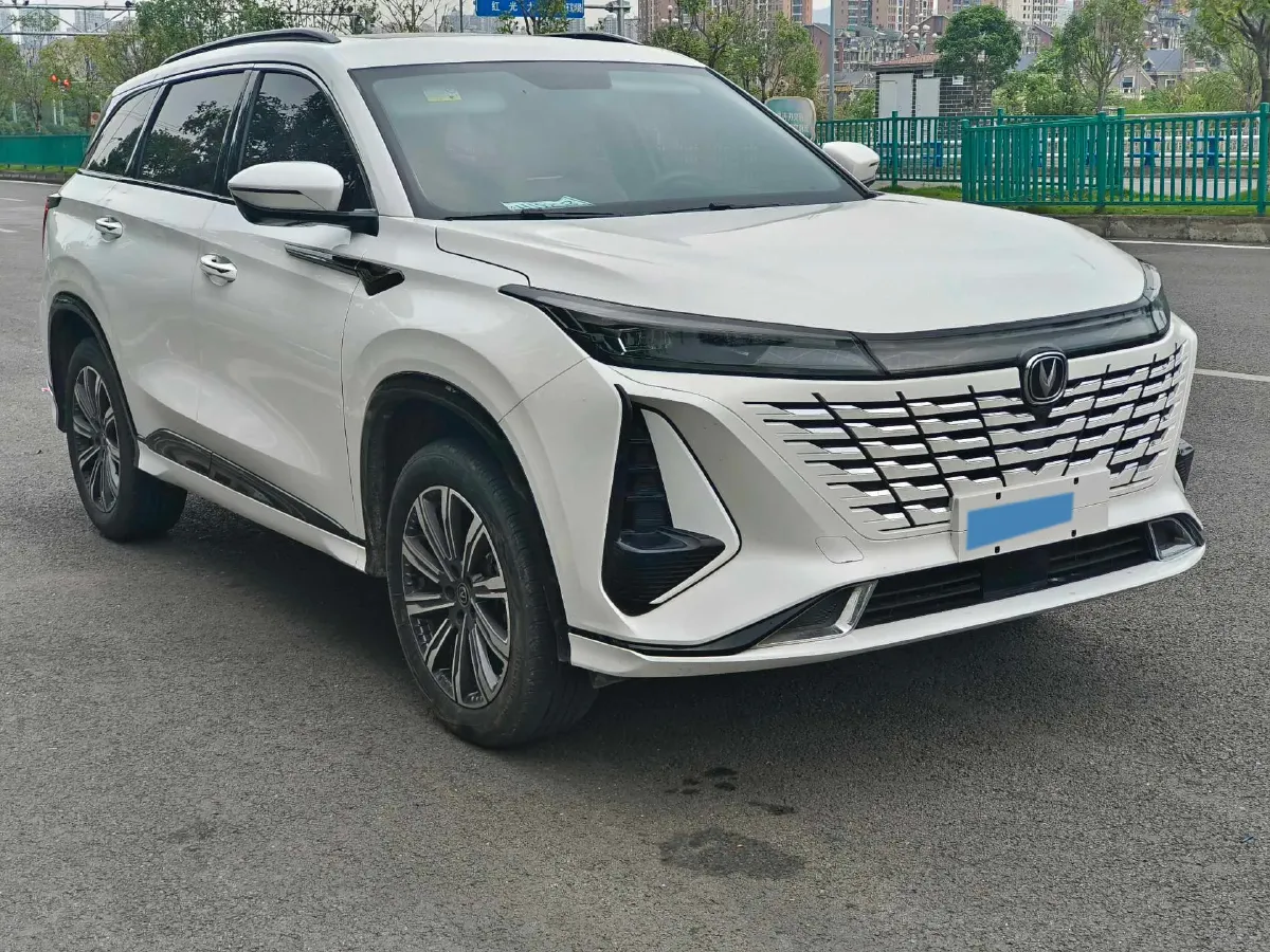 2023 ChangAn CS75 Plus 1.5T 188HP L4 8AT,autocango,china used car exporter,china ev exporter,chinese used car exporter,chinese used ev exporter