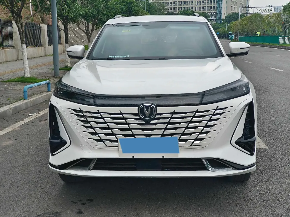 2023 ChangAn CS75 Plus 1.5T 188HP L4 8AT,autocango,china used car exporter,china ev exporter,chinese used car exporter,chinese used ev exporter
