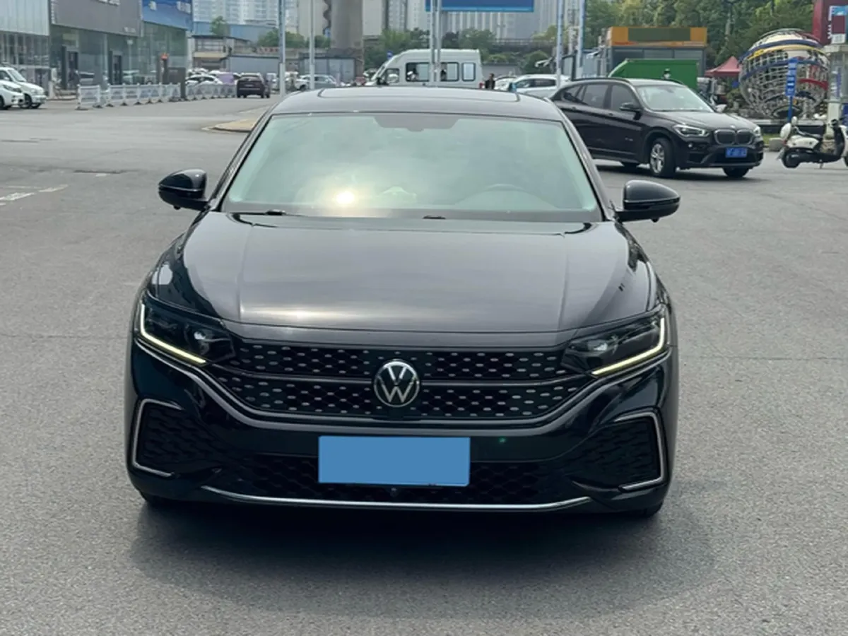 2023 Volkswagen Passat 2.0T 186HP L4 7DCT,autocango,china used car exporter,china ev exporter,chinese used car exporter,chinese used ev exporter
