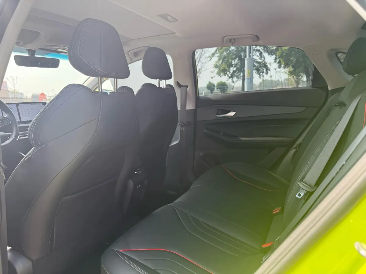 2022 Geely Binray 1.5T 181HP L4 7DCT,autocango,china used car exporter,china ev exporter,chinese used car exporter,chinese used ev exporter