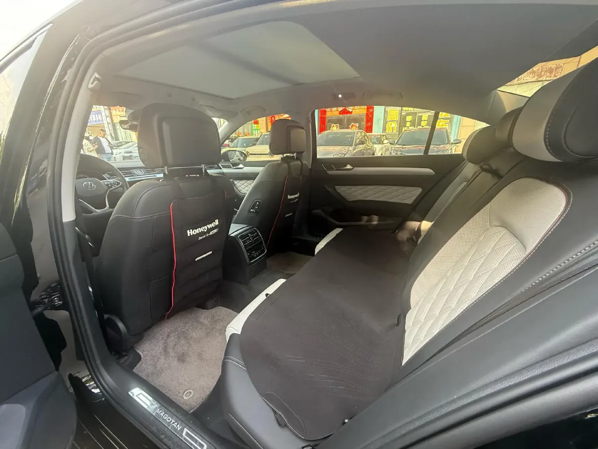 2025 Volkswagen Magotan 2.0T 186HP L4 7DCT,autocango,china used car exporter,china ev exporter,chinese used car exporter,chinese used ev exporter