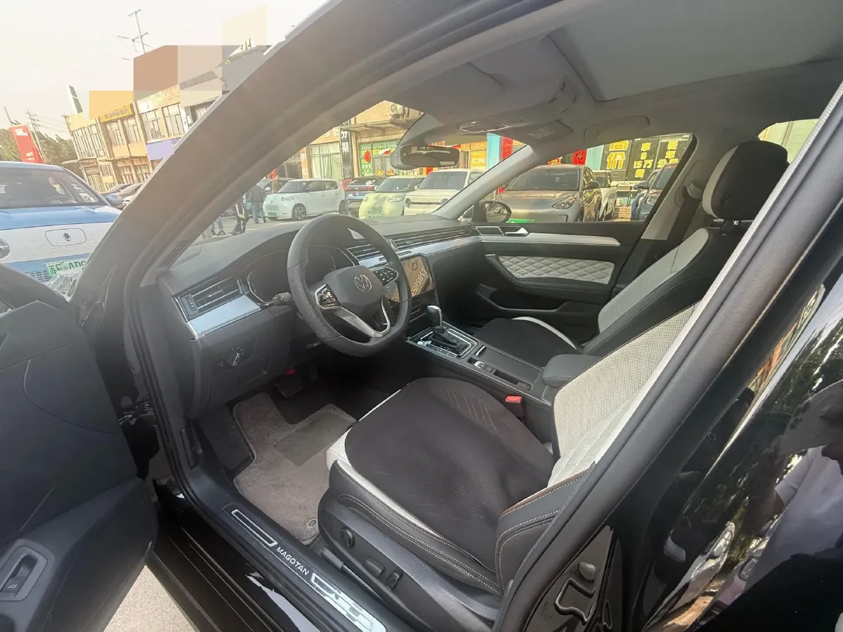 2025 Volkswagen Magotan 2.0T 186HP L4 7DCT,autocango,china used car exporter,china ev exporter,chinese used car exporter,chinese used ev exporter