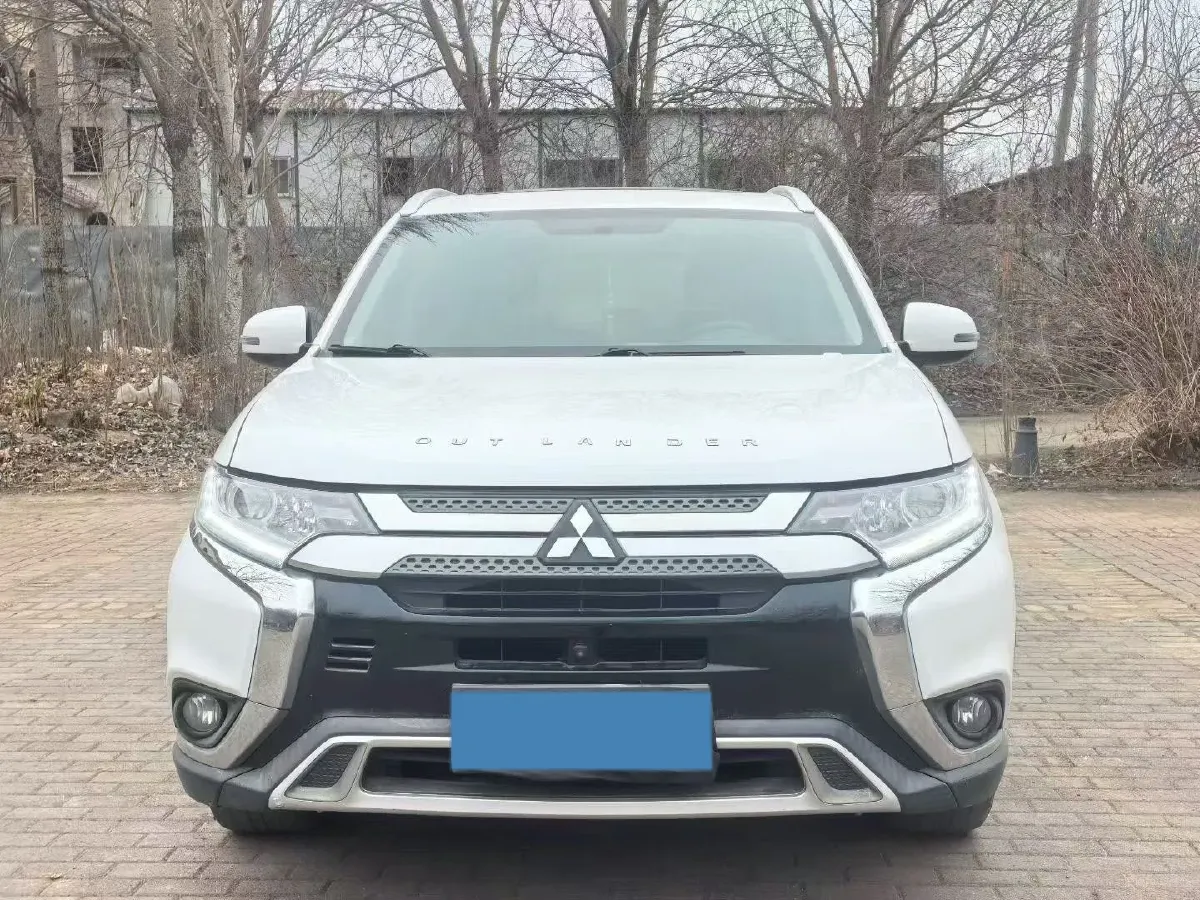 2019 Mitsubishi Outlander 2.0L 166HP L4 CVT,autocango,china used car exporter,china ev exporter,chinese used car exporter,chinese used ev exporter