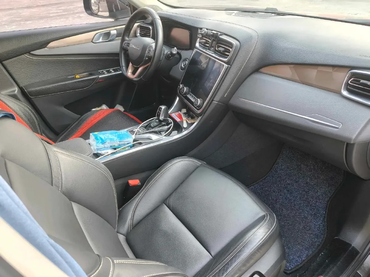 2017 Zotye SR9 2.0T 190HP L4 6DCT,autocango,china used car exporter,china ev exporter,chinese used car exporter,chinese used ev exporter