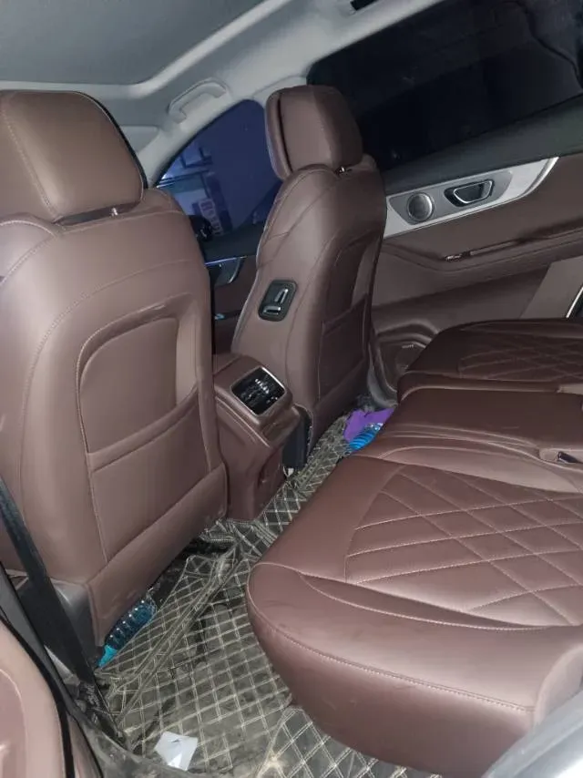 2024 Chery Tiggo 8 PRO 2.0T 254HP L4 8AT,autocango,china used car exporter,china ev exporter,chinese used car exporter,chinese used ev exporter