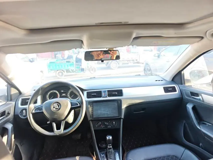 2019 SWM G01 1.5T 156HP L4 6AT,autocango,china used car exporter,china ev exporter,chinese used car exporter,chinese used ev exporter