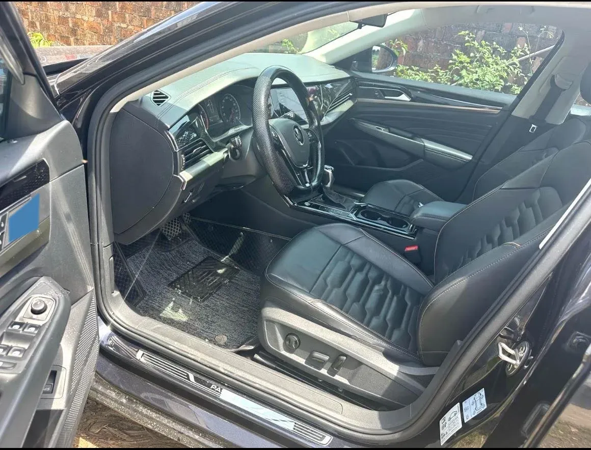 2020 Volkswagen Passat 2.0T 186HP L4 7DCT,autocango,china used car exporter,china ev exporter,chinese used car exporter,chinese used ev exporter