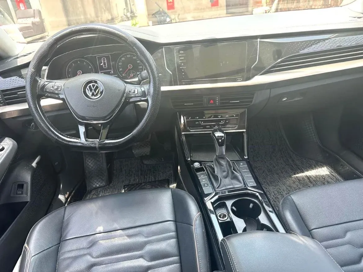 2020 Volkswagen Passat 2.0T 186HP L4 7DCT,autocango,china used car exporter,china ev exporter,chinese used car exporter,chinese used ev exporter