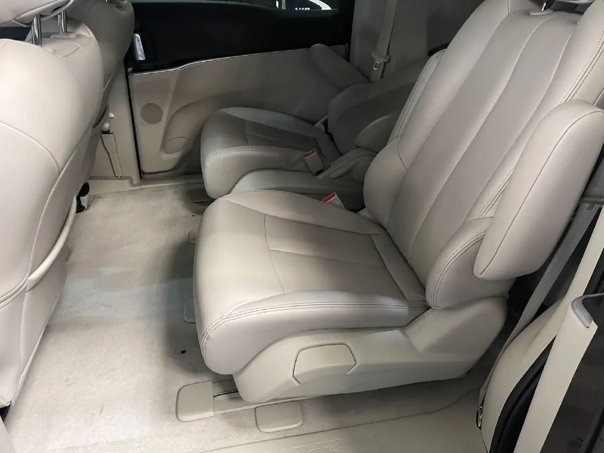 2021 Buick GL8 2.0T 237HP L4 9AT,autocango,china used car exporter,china ev exporter,chinese used car exporter,chinese used ev exporter