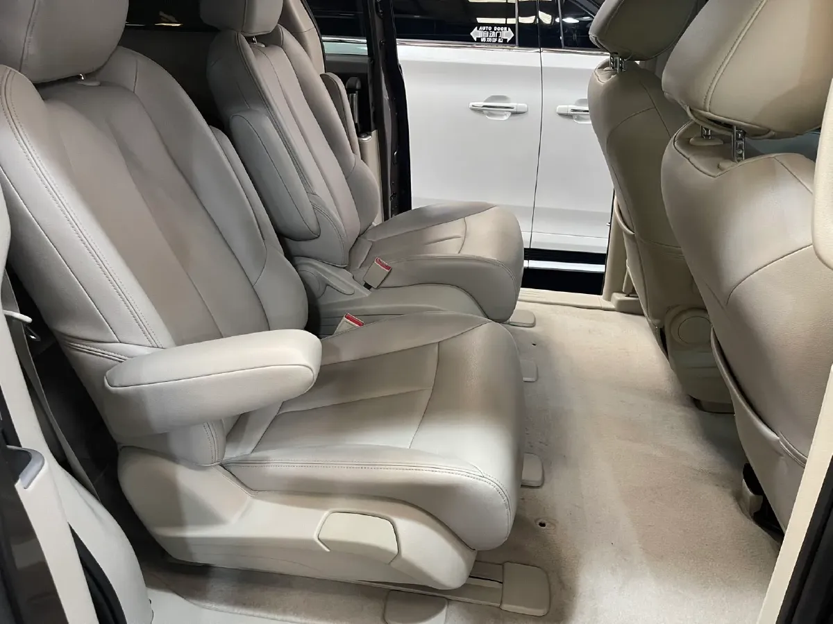 2021 Buick GL8 2.0T 237HP L4 9AT,autocango,china used car exporter,china ev exporter,chinese used car exporter,chinese used ev exporter