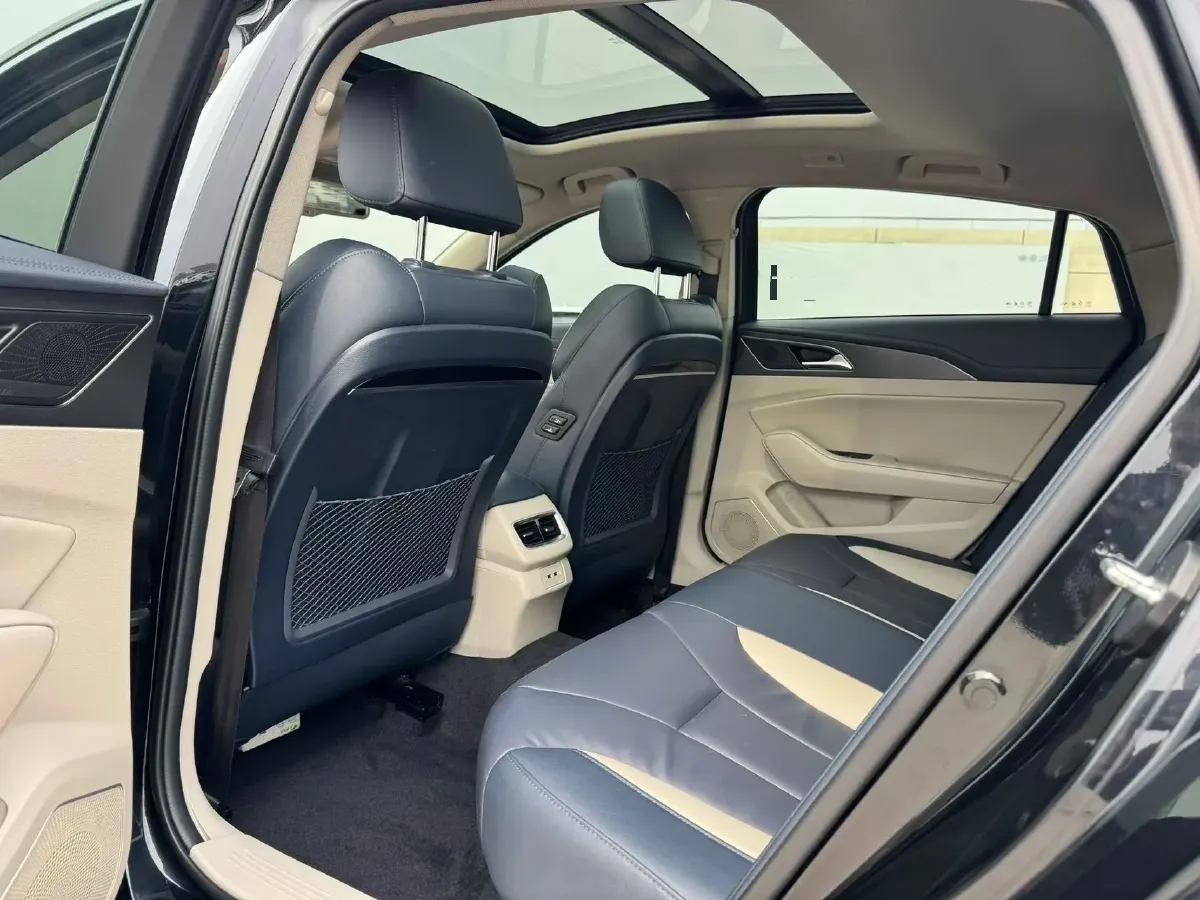 2020 HongQi H5 1.8T 197HP L4 6AT,autocango,china used car exporter,china ev exporter,chinese used car exporter,chinese used ev exporter