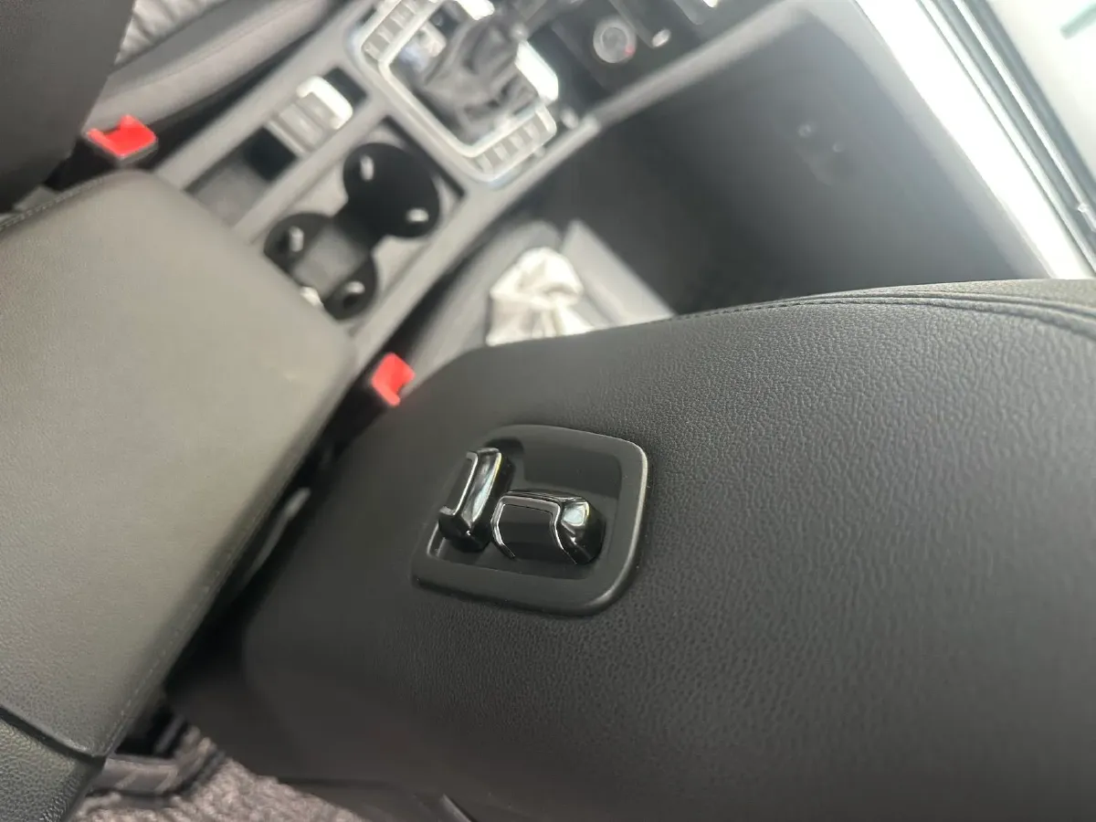 2019 Chevrolet Malibu XL 2.0T 241HP L4 9AT,autocango,china used car exporter,china ev exporter,chinese used car exporter,chinese used ev exporter