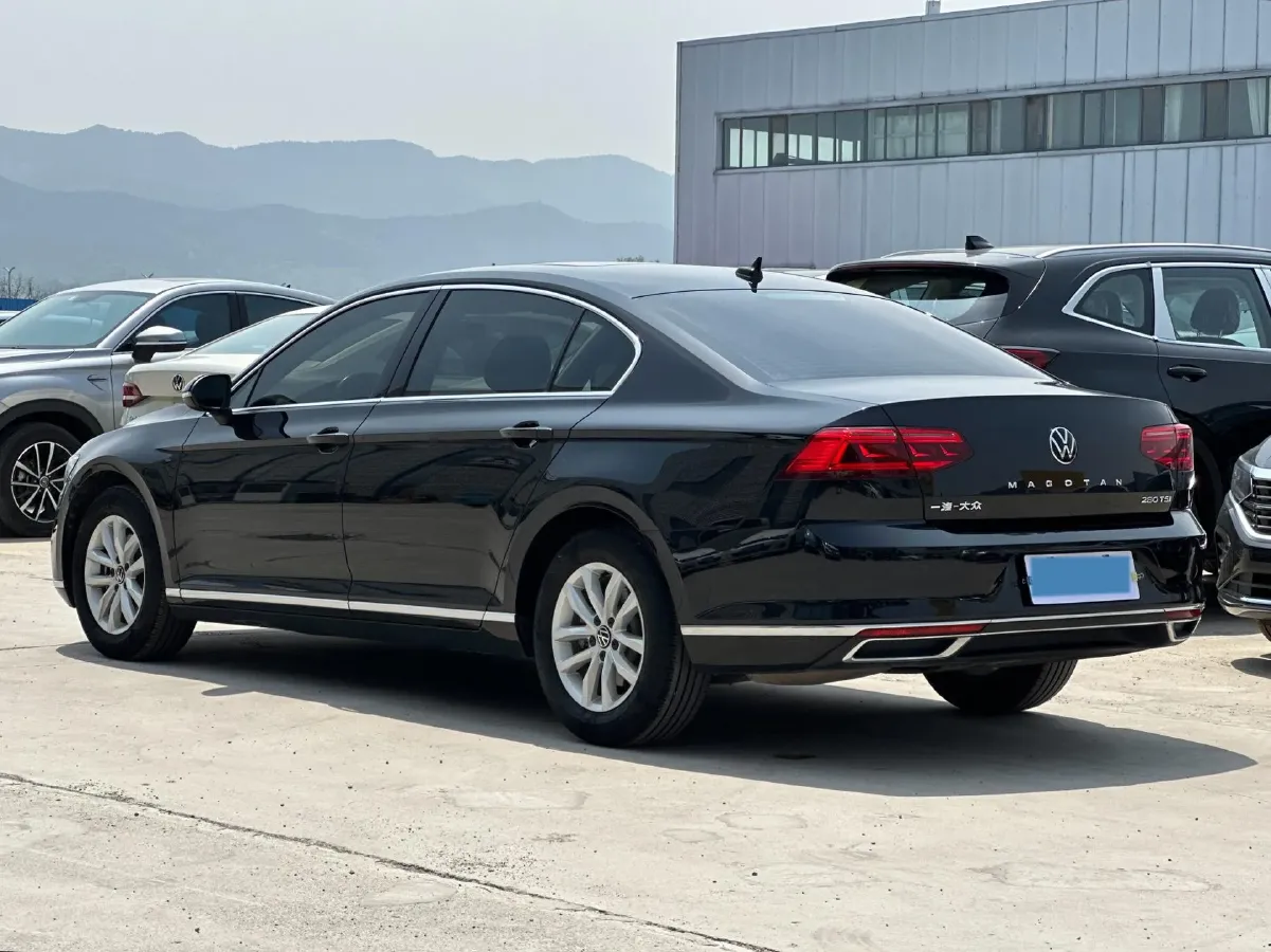 2024 Volkswagen Magotan 1.4T 150HP L4 7DCT,autocango,china used car exporter,china ev exporter,chinese used car exporter,chinese used ev exporter